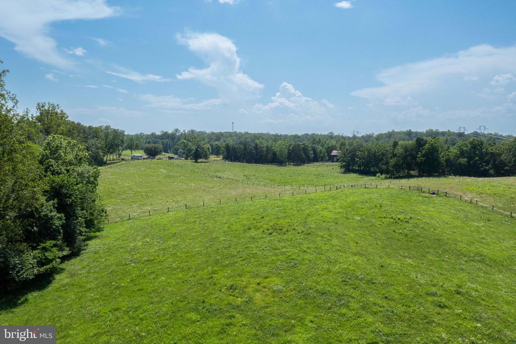 11997 BRISTERSBURG RD, MIDLAND, Virginia, 4 Bedrooms Bedrooms, ,2 BathroomsBathrooms,Residential,11997 BRISTERSBURG RD,VAFQ2017370 MLS # VAFQ2017370