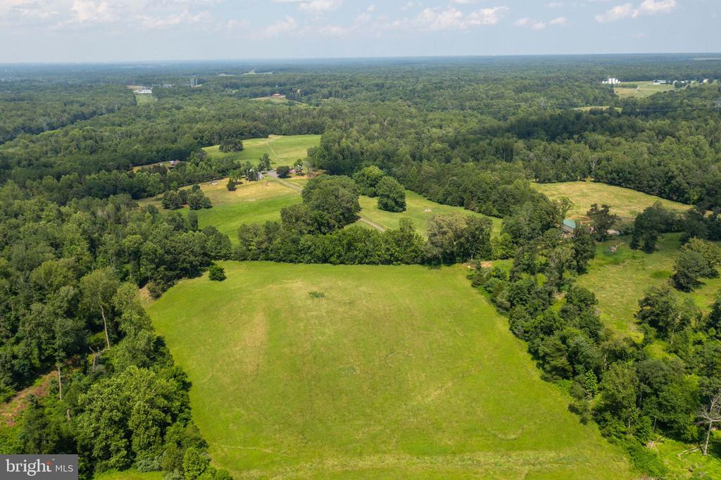 11997 BRISTERSBURG RD, MIDLAND, Virginia, 4 Bedrooms Bedrooms, ,2 BathroomsBathrooms,Residential,11997 BRISTERSBURG RD,VAFQ2017370 MLS # VAFQ2017370