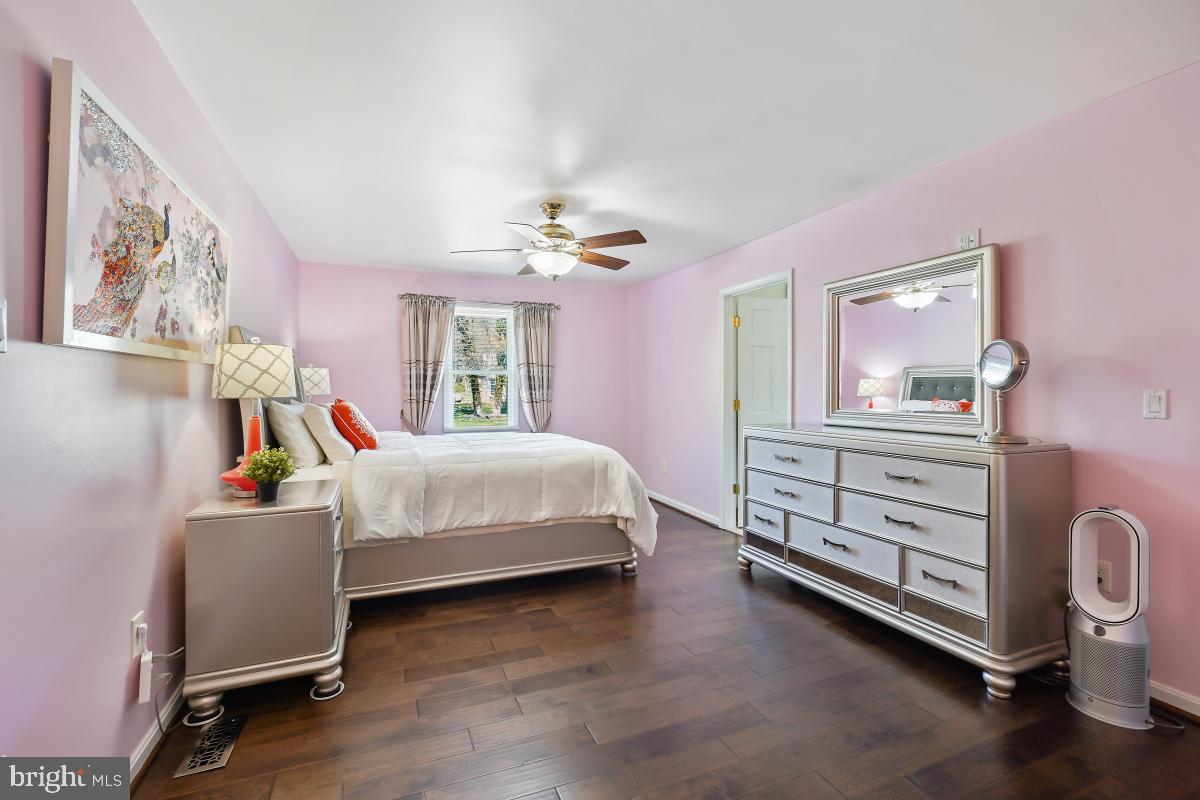 9559 PARK ST, MANASSAS, Virginia 20110, 5 Bedrooms Bedrooms, ,5 BathroomsBathrooms,Residential,For sale,9559 PARK ST,VAMN2008168 MLS # VAMN2008168