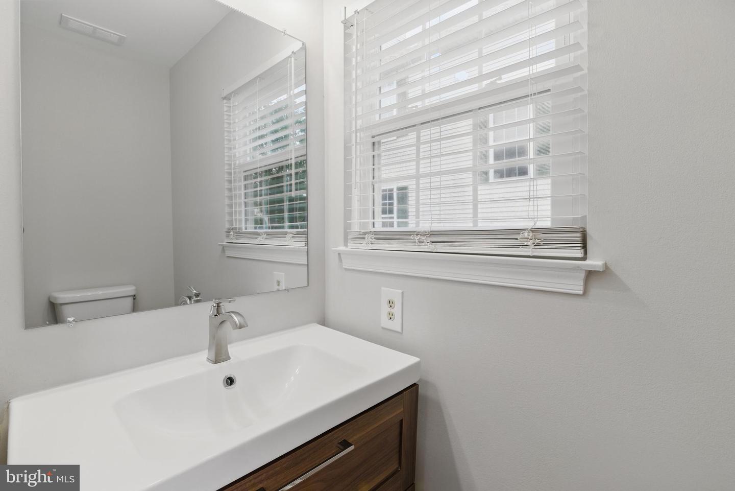 4038 SPRING RUN CT #7A, CHANTILLY, Virginia 20151, 3 Bedrooms Bedrooms, ,2 BathroomsBathrooms,Residential,For sale,4038 SPRING RUN CT #7A,VAFX2236936 MLS # VAFX2236936
