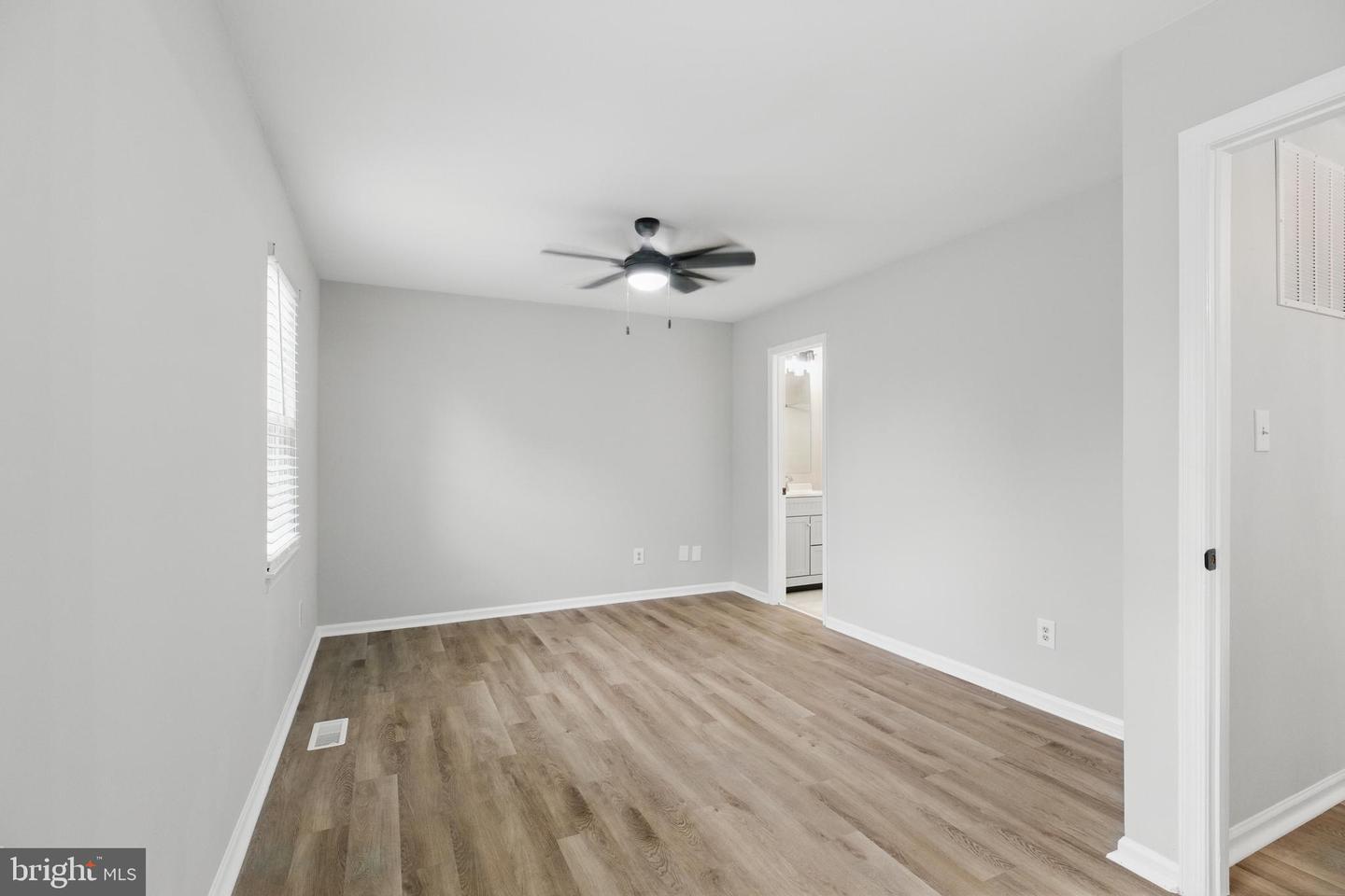 4038 SPRING RUN CT #7A, CHANTILLY, Virginia 20151, 3 Bedrooms Bedrooms, ,2 BathroomsBathrooms,Residential,For sale,4038 SPRING RUN CT #7A,VAFX2236936 MLS # VAFX2236936
