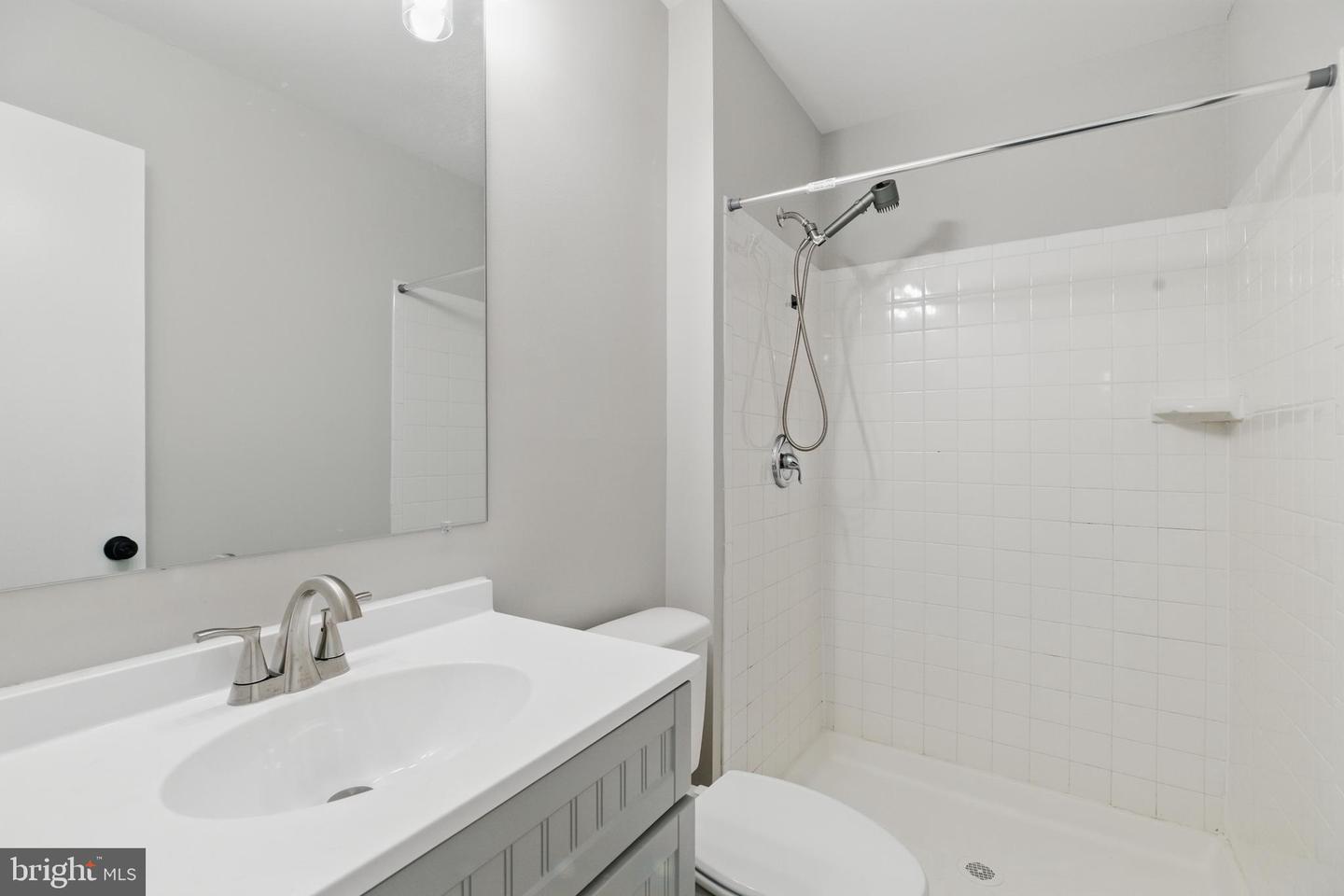 4038 SPRING RUN CT #7A, CHANTILLY, Virginia 20151, 3 Bedrooms Bedrooms, ,2 BathroomsBathrooms,Residential,For sale,4038 SPRING RUN CT #7A,VAFX2236936 MLS # VAFX2236936