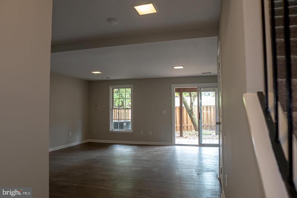 10732 WAKEMAN DR, FREDERICKSBURG, Virginia 22407, 3 Bedrooms Bedrooms, ,3 BathroomsBathrooms,Residential,BALLANTRAYE,10732 WAKEMAN DR,VASP2034588 MLS # VASP2034588