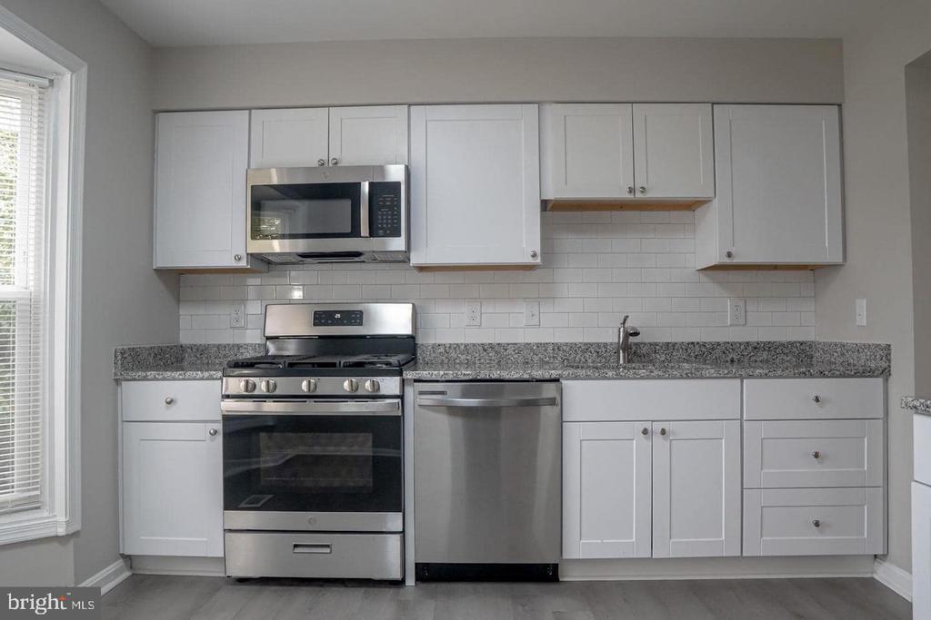 10732 WAKEMAN DR, FREDERICKSBURG, Virginia 22407, 3 Bedrooms Bedrooms, ,3 BathroomsBathrooms,Residential,BALLANTRAYE,10732 WAKEMAN DR,VASP2034588 MLS # VASP2034588