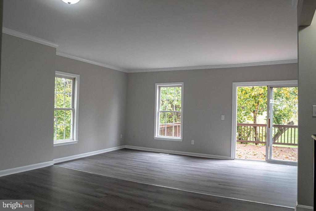 10732 WAKEMAN DR, FREDERICKSBURG, Virginia 22407, 3 Bedrooms Bedrooms, ,3 BathroomsBathrooms,Residential,BALLANTRAYE,10732 WAKEMAN DR,VASP2034588 MLS # VASP2034588