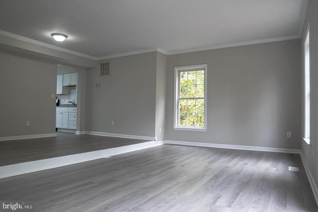 10732 WAKEMAN DR, FREDERICKSBURG, Virginia 22407, 3 Bedrooms Bedrooms, ,3 BathroomsBathrooms,Residential,BALLANTRAYE,10732 WAKEMAN DR,VASP2034588 MLS # VASP2034588