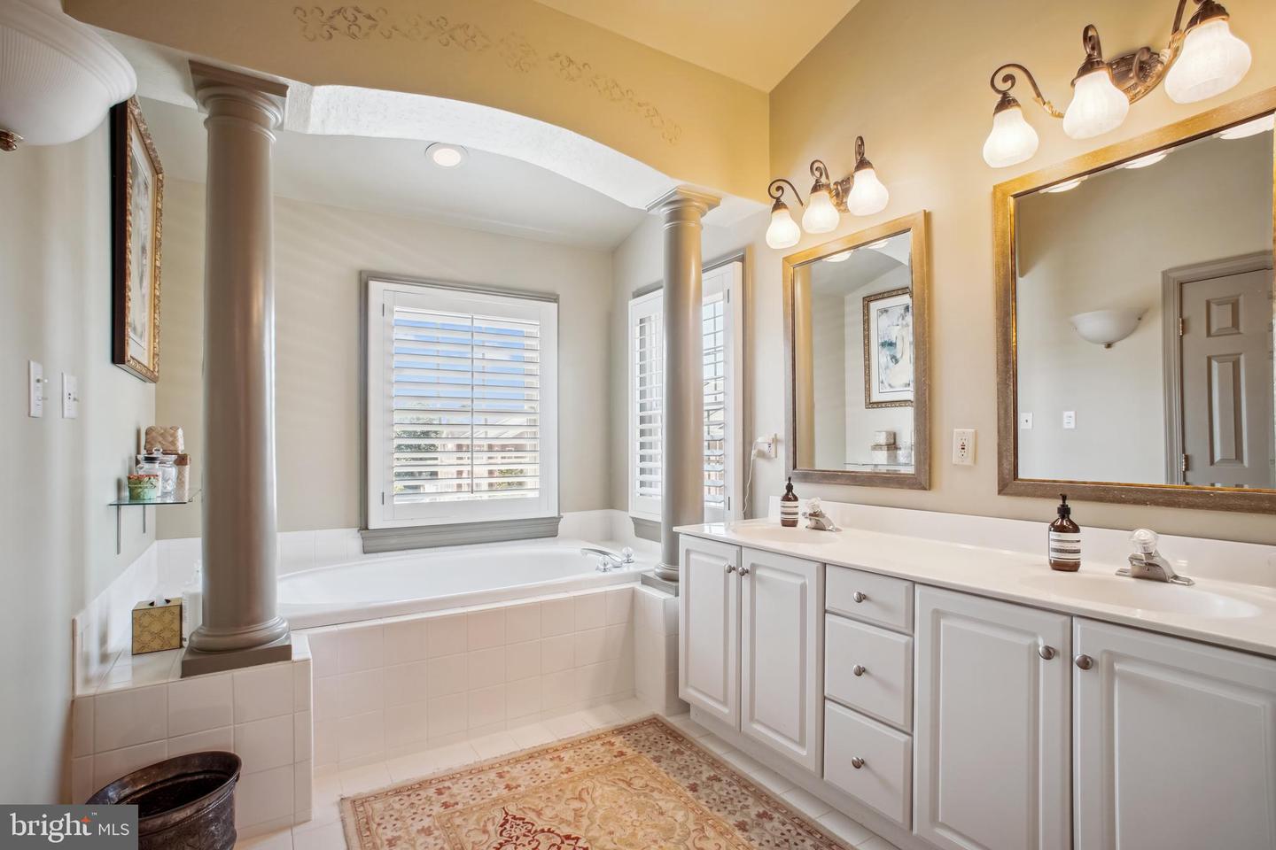 8512 BRENTHILL CT, VIENNA, Virginia 22182, 3 Bedrooms Bedrooms, ,3 BathroomsBathrooms,Residential,For sale,8512 BRENTHILL CT,VAFX2237466 MLS # VAFX2237466
