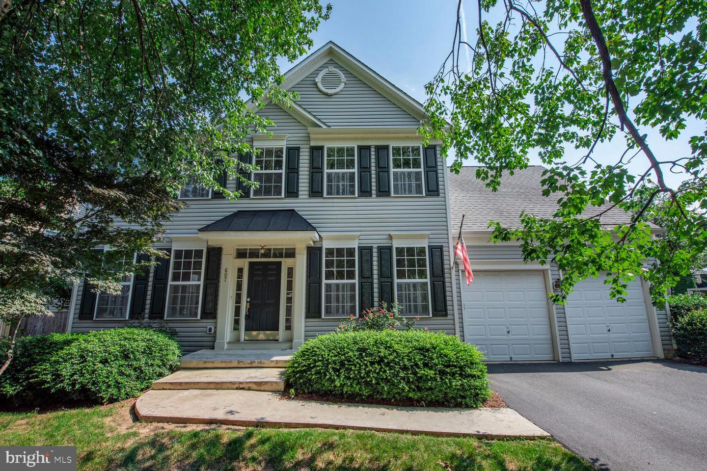 607 MARSHALL DR NE, LEESBURG, Virginia 20176, 4 Bedrooms Bedrooms, ,2 BathroomsBathrooms,Residential,For sale,607 MARSHALL DR NE,VALO2095386 MLS # VALO2095386