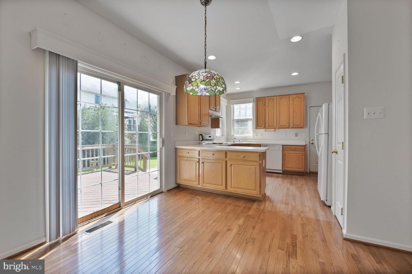 607 MARSHALL DR NE, LEESBURG, Virginia 20176, 4 Bedrooms Bedrooms, ,2 BathroomsBathrooms,Residential,For sale,607 MARSHALL DR NE,VALO2095386 MLS # VALO2095386