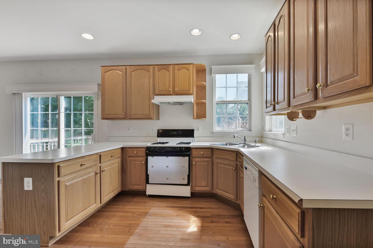 607 MARSHALL DR NE, LEESBURG, Virginia 20176, 4 Bedrooms Bedrooms, ,2 BathroomsBathrooms,Residential,For sale,607 MARSHALL DR NE,VALO2095386 MLS # VALO2095386
