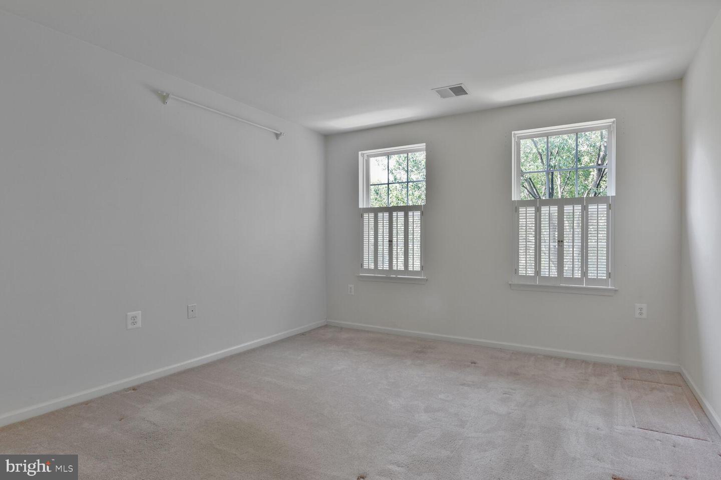 607 MARSHALL DR NE, LEESBURG, Virginia 20176, 4 Bedrooms Bedrooms, ,2 BathroomsBathrooms,Residential,For sale,607 MARSHALL DR NE,VALO2095386 MLS # VALO2095386