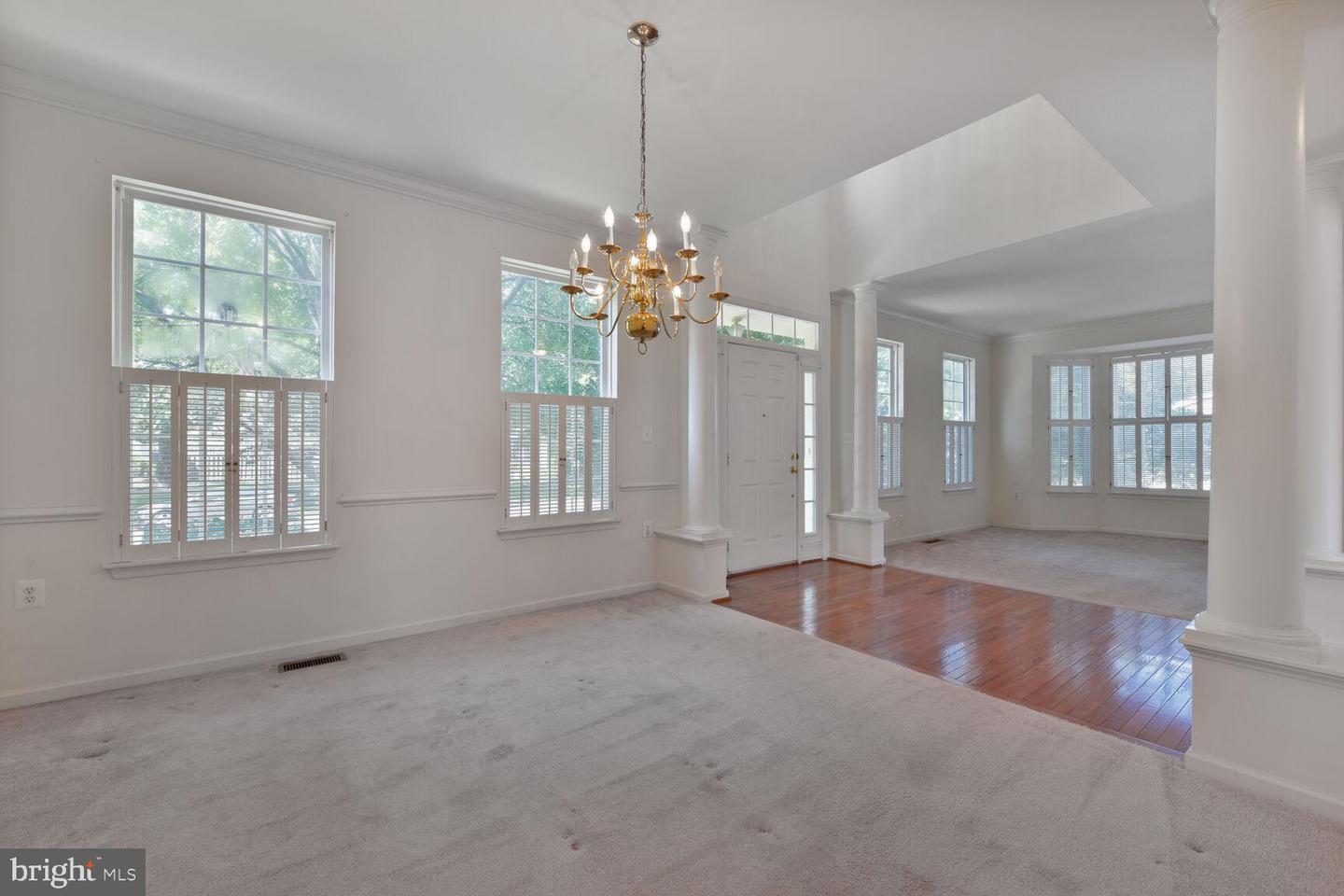 607 MARSHALL DR NE, LEESBURG, Virginia 20176, 4 Bedrooms Bedrooms, ,2 BathroomsBathrooms,Residential,For sale,607 MARSHALL DR NE,VALO2095386 MLS # VALO2095386