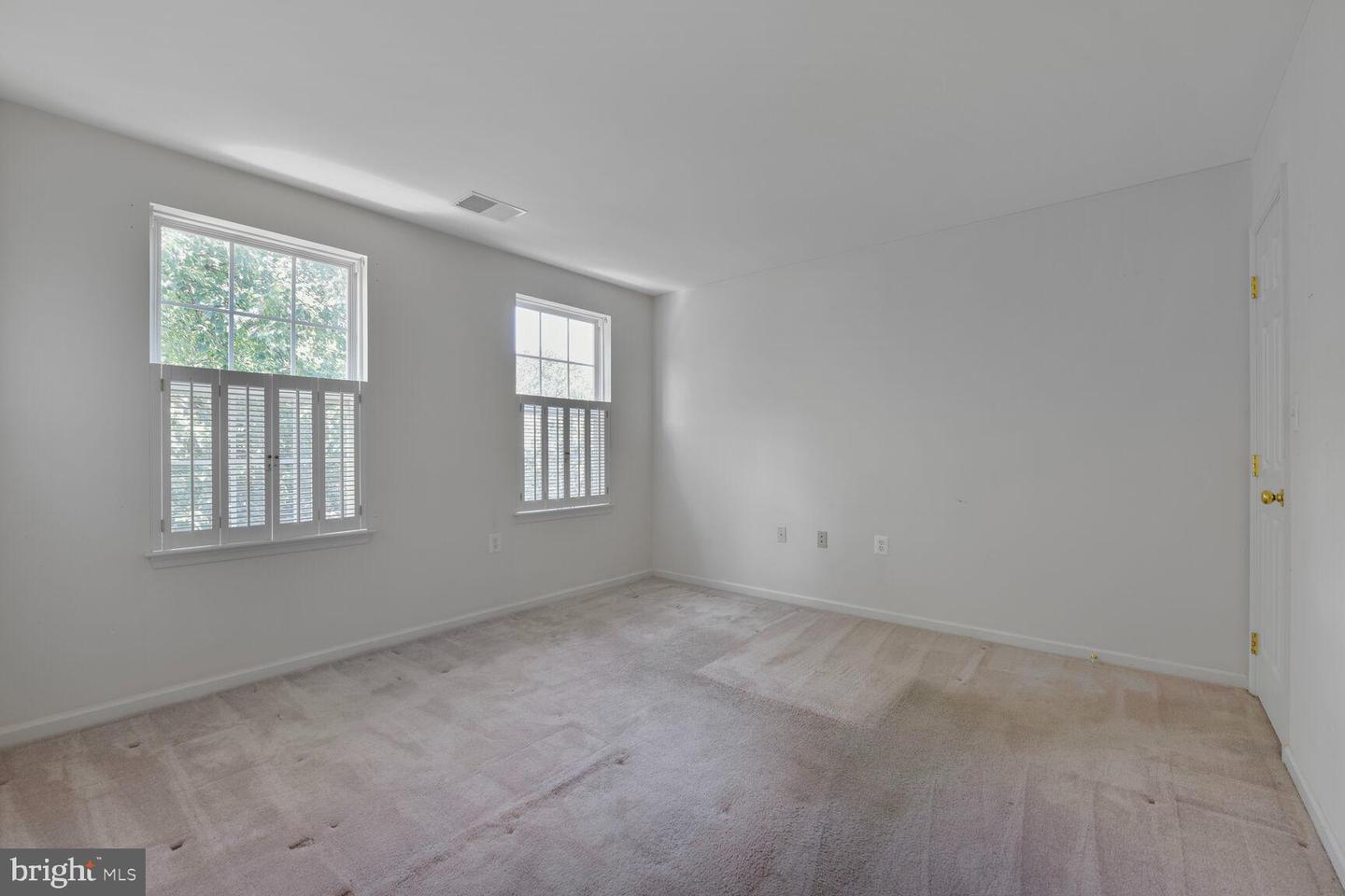607 MARSHALL DR NE, LEESBURG, Virginia 20176, 4 Bedrooms Bedrooms, ,2 BathroomsBathrooms,Residential,For sale,607 MARSHALL DR NE,VALO2095386 MLS # VALO2095386