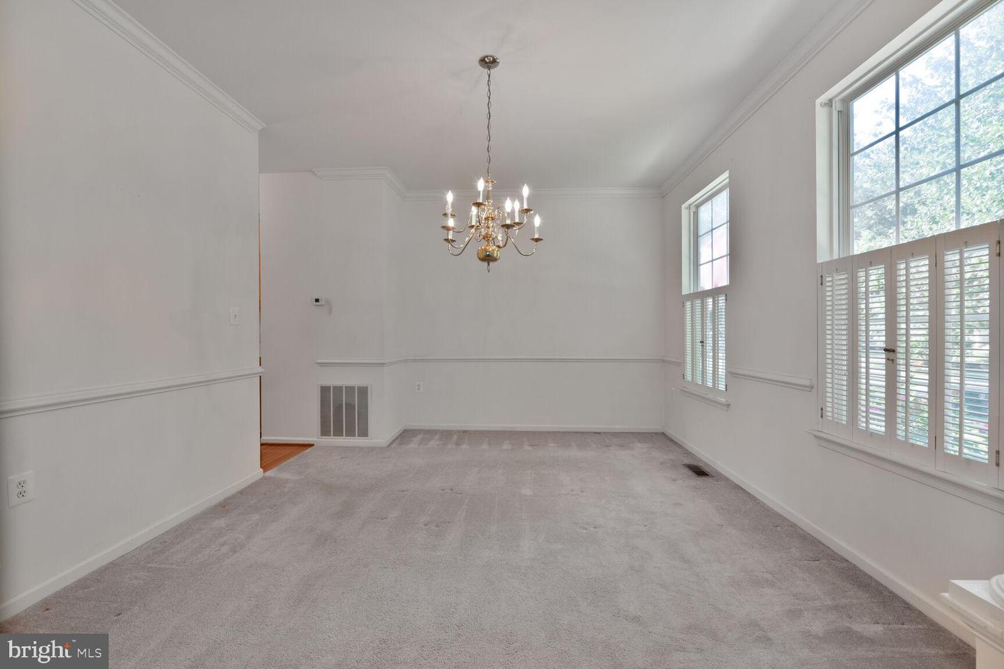 607 MARSHALL DR NE, LEESBURG, Virginia 20176, 4 Bedrooms Bedrooms, ,2 BathroomsBathrooms,Residential,For sale,607 MARSHALL DR NE,VALO2095386 MLS # VALO2095386