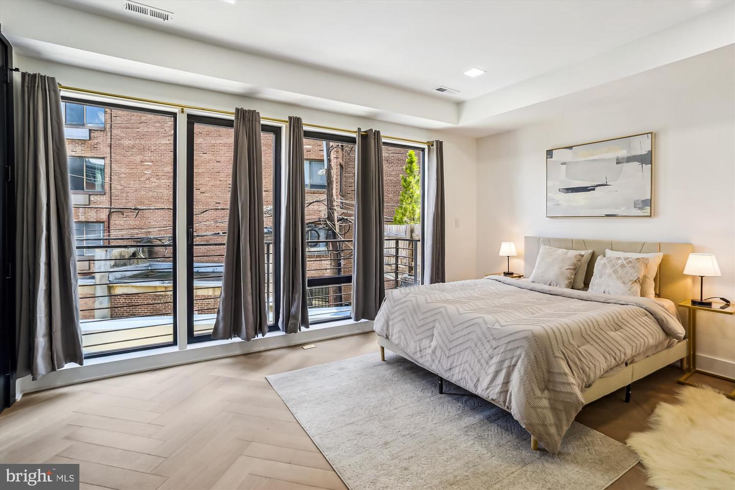1832 FLORIDA AVE NW, WASHINGTON, District Of Columbia 20009, 3 Bedrooms Bedrooms, ,3 BathroomsBathrooms,Residential,For sale,1832 FLORIDA AVE NW,DCDC2198760 MLS # DCDC2198760
