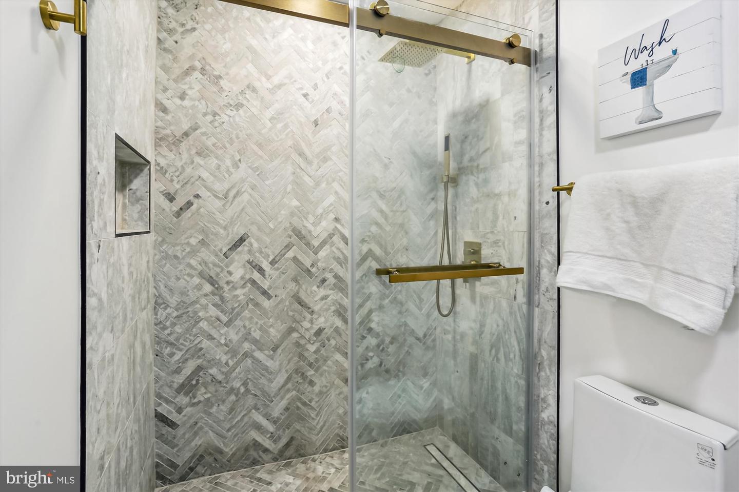 1832 FLORIDA AVE NW, WASHINGTON, District Of Columbia 20009, 3 Bedrooms Bedrooms, ,3 BathroomsBathrooms,Residential,For sale,1832 FLORIDA AVE NW,DCDC2198760 MLS # DCDC2198760