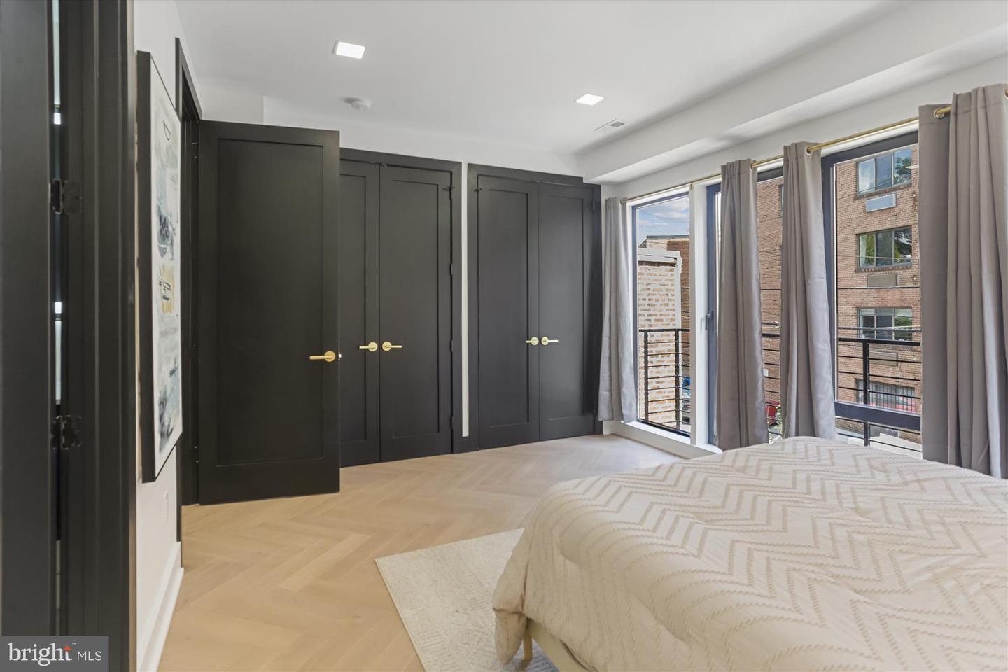 1832 FLORIDA AVE NW, WASHINGTON, District Of Columbia 20009, 3 Bedrooms Bedrooms, ,3 BathroomsBathrooms,Residential,For sale,1832 FLORIDA AVE NW,DCDC2198760 MLS # DCDC2198760