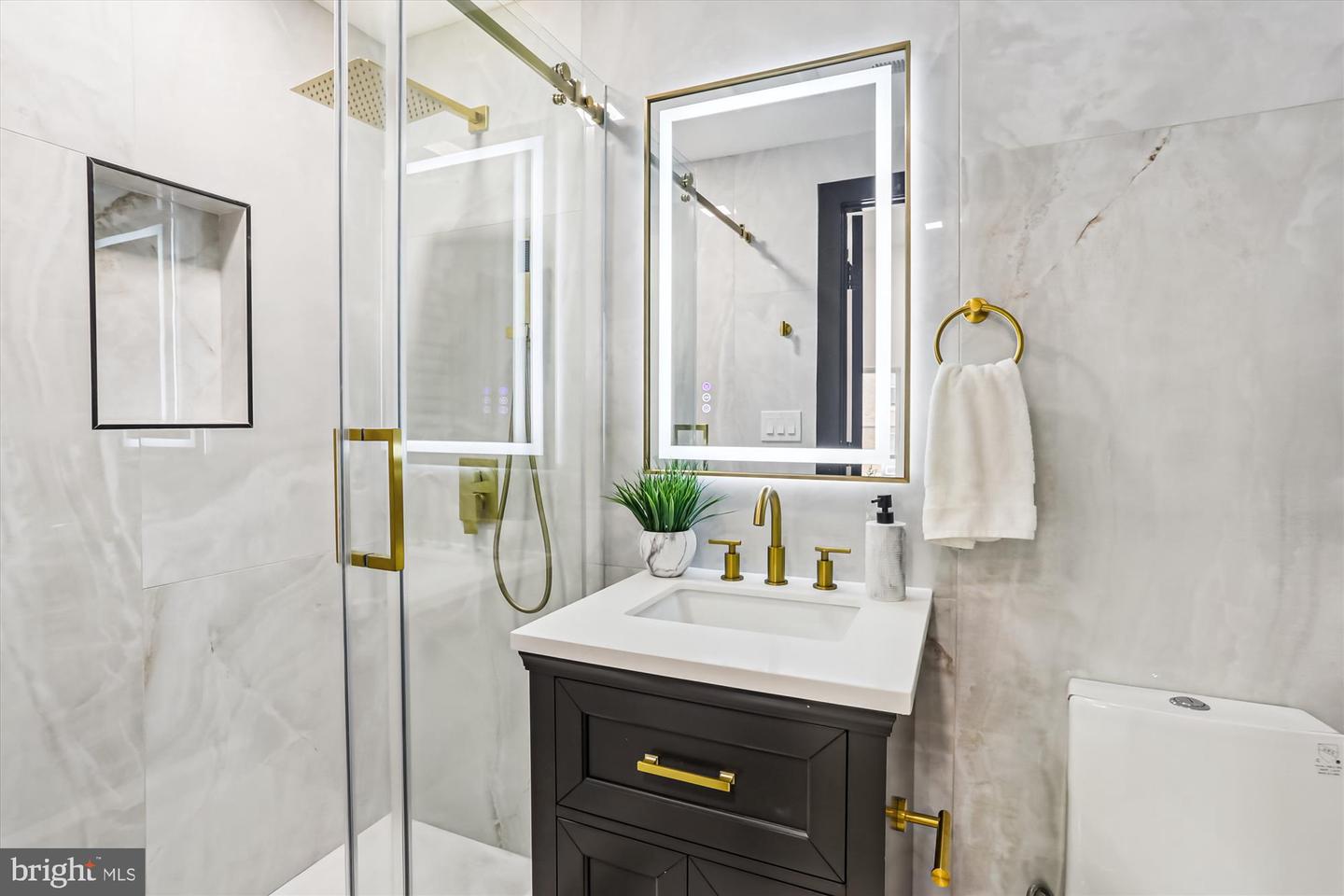 1832 FLORIDA AVE NW, WASHINGTON, District Of Columbia 20009, 3 Bedrooms Bedrooms, ,3 BathroomsBathrooms,Residential,For sale,1832 FLORIDA AVE NW,DCDC2198760 MLS # DCDC2198760