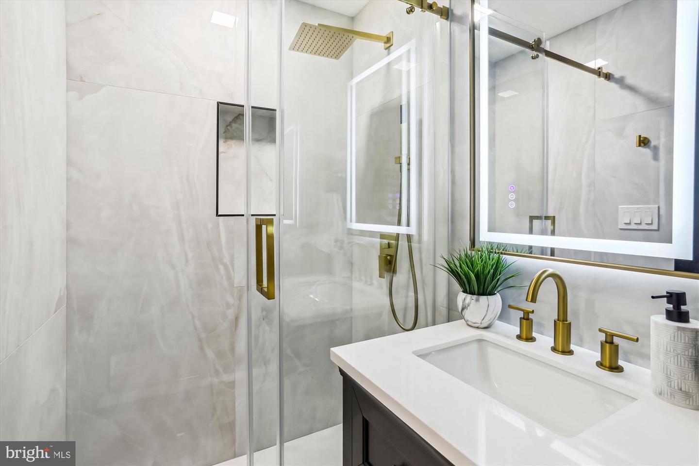 1832 FLORIDA AVE NW, WASHINGTON, District Of Columbia 20009, 3 Bedrooms Bedrooms, ,3 BathroomsBathrooms,Residential,For sale,1832 FLORIDA AVE NW,DCDC2198760 MLS # DCDC2198760