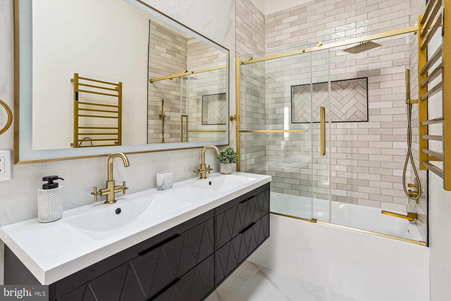 1832 FLORIDA AVE NW, WASHINGTON, District Of Columbia 20009, 3 Bedrooms Bedrooms, ,3 BathroomsBathrooms,Residential,For sale,1832 FLORIDA AVE NW,DCDC2198760 MLS # DCDC2198760