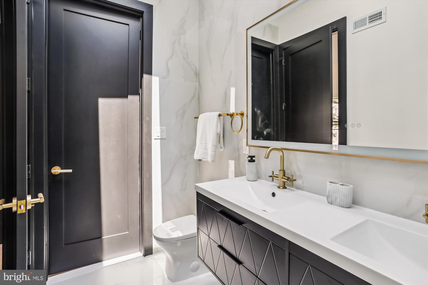 1832 FLORIDA AVE NW, WASHINGTON, District Of Columbia 20009, 3 Bedrooms Bedrooms, ,3 BathroomsBathrooms,Residential,For sale,1832 FLORIDA AVE NW,DCDC2198760 MLS # DCDC2198760