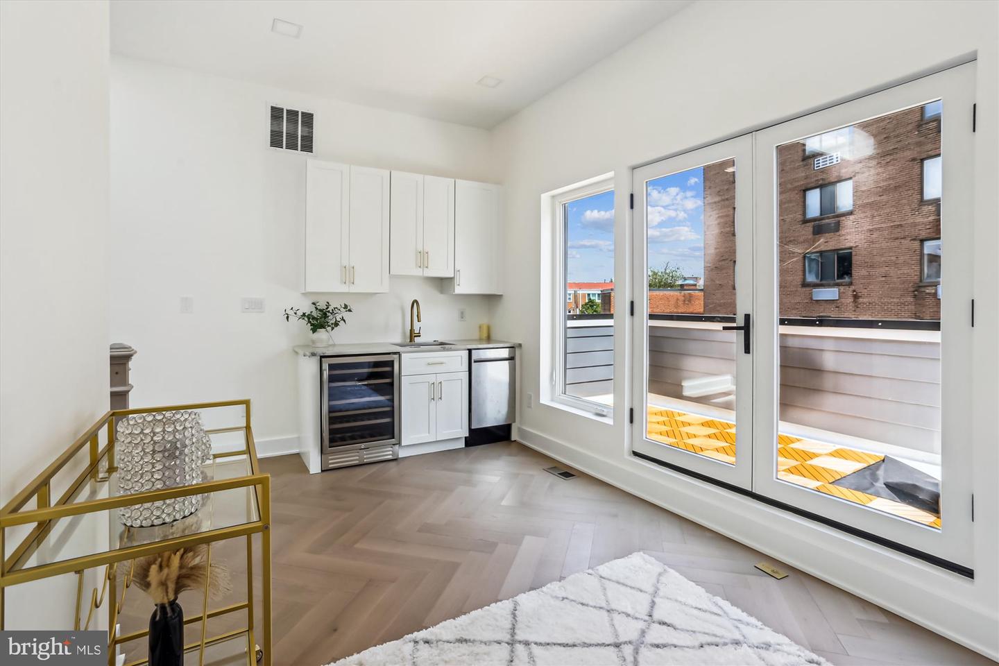 1832 FLORIDA AVE NW, WASHINGTON, District Of Columbia 20009, 3 Bedrooms Bedrooms, ,3 BathroomsBathrooms,Residential,For sale,1832 FLORIDA AVE NW,DCDC2198760 MLS # DCDC2198760