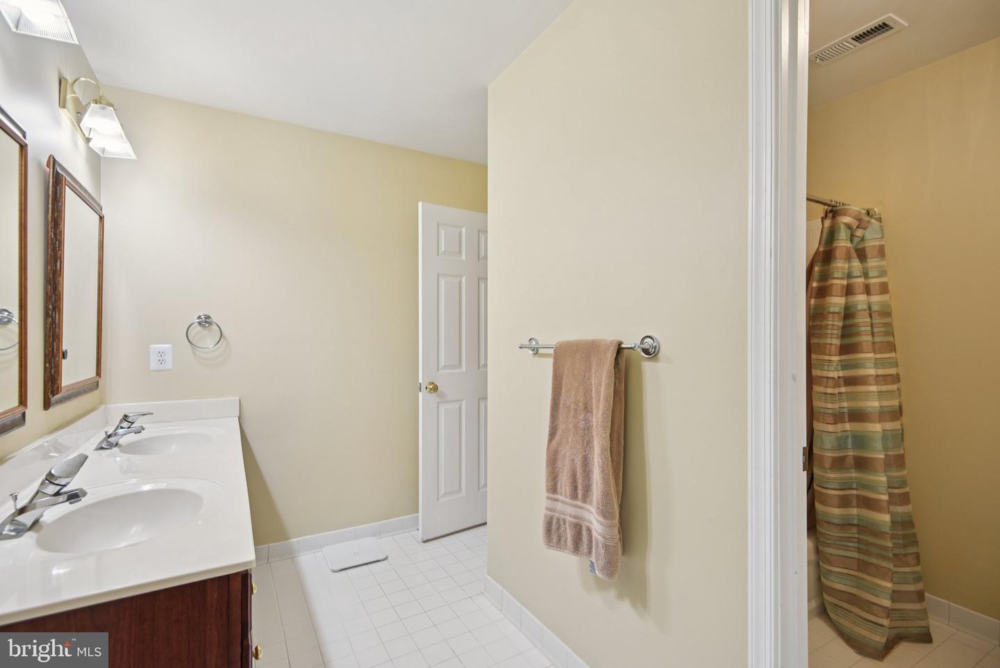 6974 JEREMIAH CT, MANASSAS, Virginia 20111, 4 Bedrooms Bedrooms, ,3 BathroomsBathrooms,Residential,For sale,6974 JEREMIAH CT,VAPW2094764 MLS # VAPW2094764
