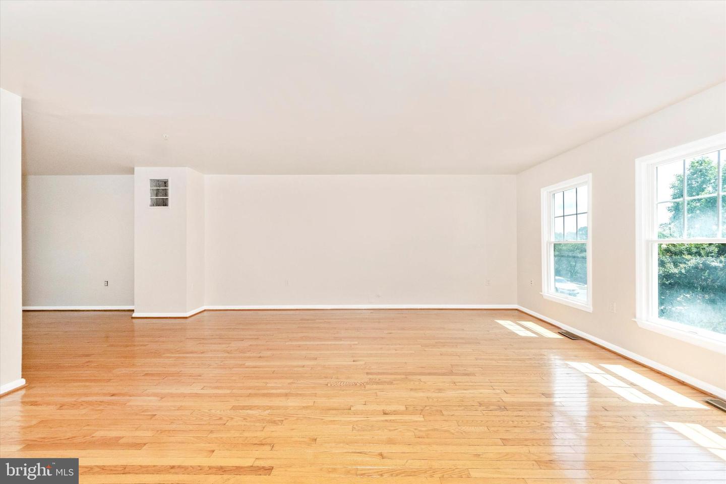 843 MARJORIE CT SE, WASHINGTON, District Of Columbia 20032, 4 Bedrooms Bedrooms, ,2 BathroomsBathrooms,Residential,For sale,843 MARJORIE CT SE,DCDC2200882 MLS # DCDC2200882