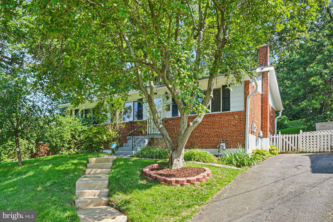 4065 TANEY AVE, ALEXANDRIA, Virginia 22304, 4 Bedrooms Bedrooms, 15 Rooms Rooms,3 BathroomsBathrooms,Residential,For sale,4065 TANEY AVE,VAAX2045404 MLS # VAAX2045404