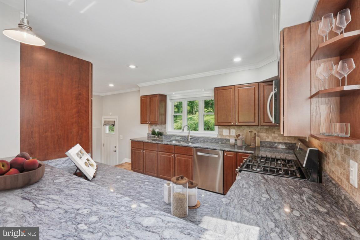 4065 TANEY AVE, ALEXANDRIA, Virginia 22304, 4 Bedrooms Bedrooms, 15 Rooms Rooms,3 BathroomsBathrooms,Residential,For sale,4065 TANEY AVE,VAAX2045404 MLS # VAAX2045404