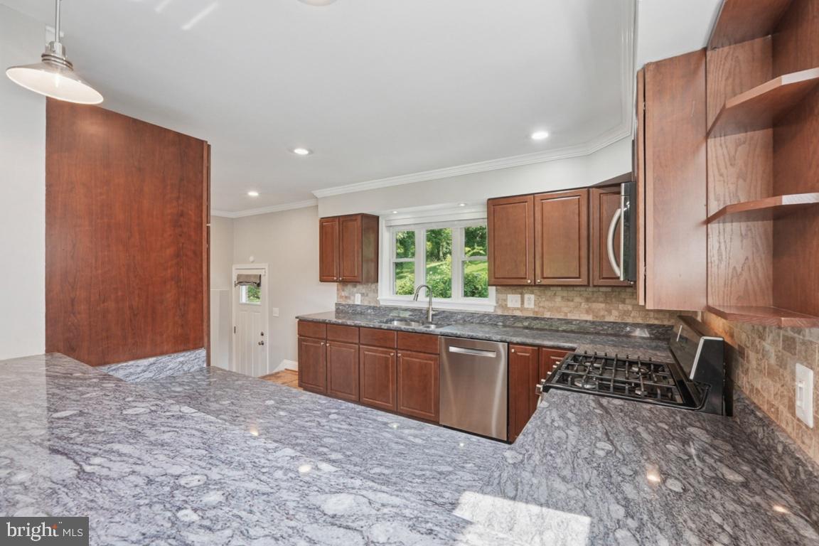 4065 TANEY AVE, ALEXANDRIA, Virginia 22304, 4 Bedrooms Bedrooms, 15 Rooms Rooms,3 BathroomsBathrooms,Residential,For sale,4065 TANEY AVE,VAAX2045404 MLS # VAAX2045404