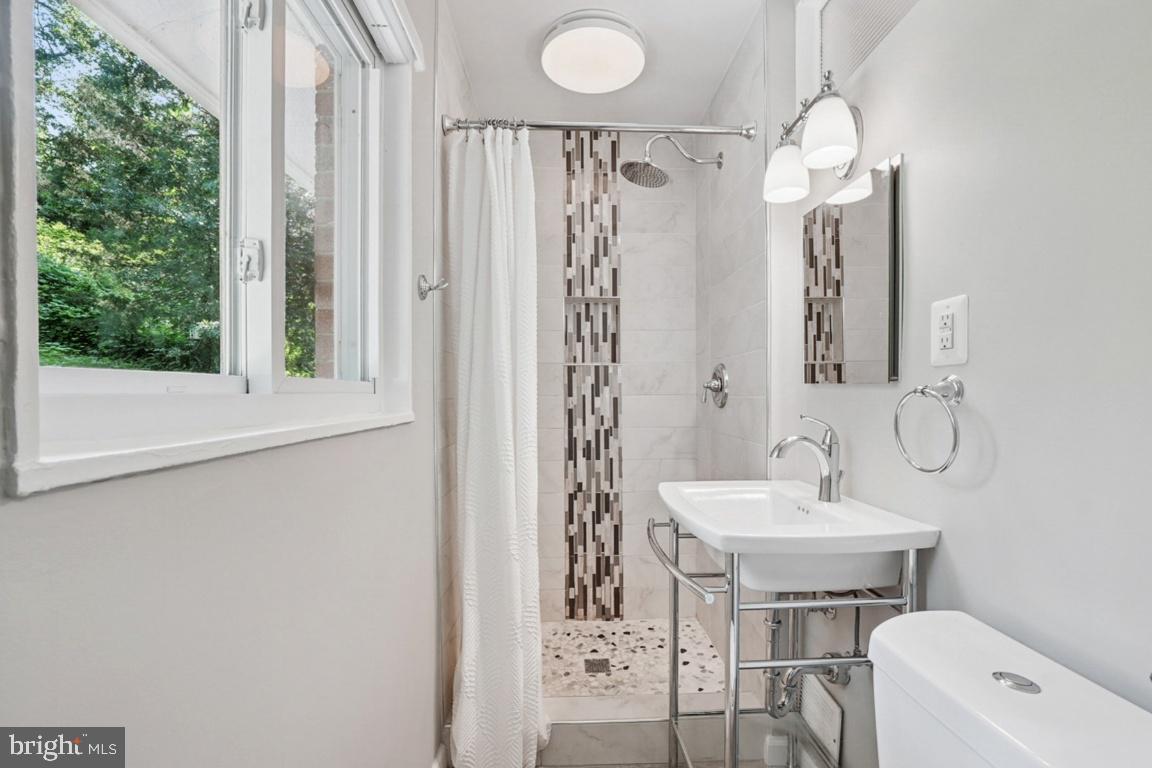 4065 TANEY AVE, ALEXANDRIA, Virginia 22304, 4 Bedrooms Bedrooms, 15 Rooms Rooms,3 BathroomsBathrooms,Residential,For sale,4065 TANEY AVE,VAAX2045404 MLS # VAAX2045404