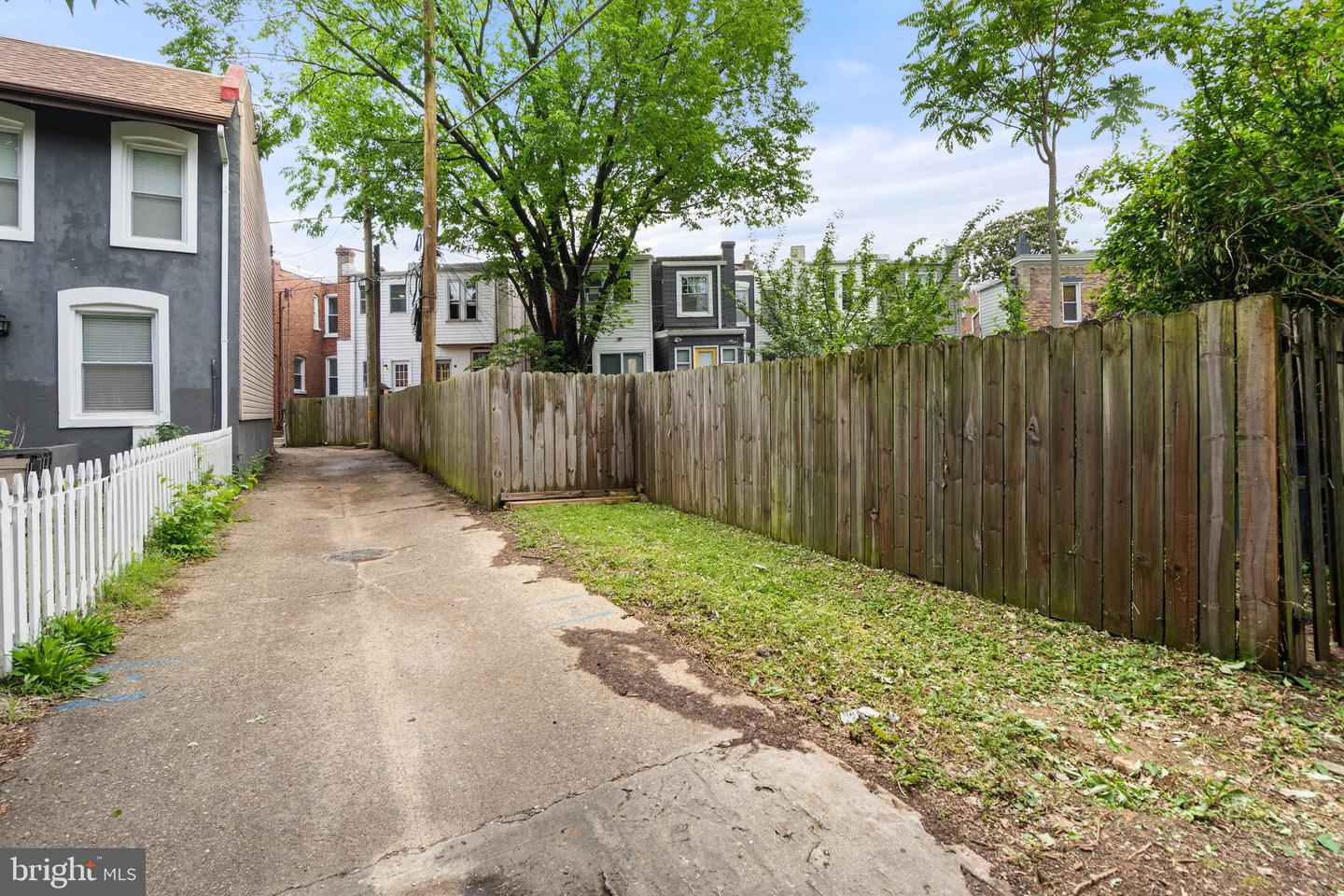 1616 G ST SE, WASHINGTON, District Of Columbia 20003, 2 Bedrooms Bedrooms, ,2 BathroomsBathrooms,Residential,For sale,1616 G ST SE,DCDC2201020 MLS # DCDC2201020