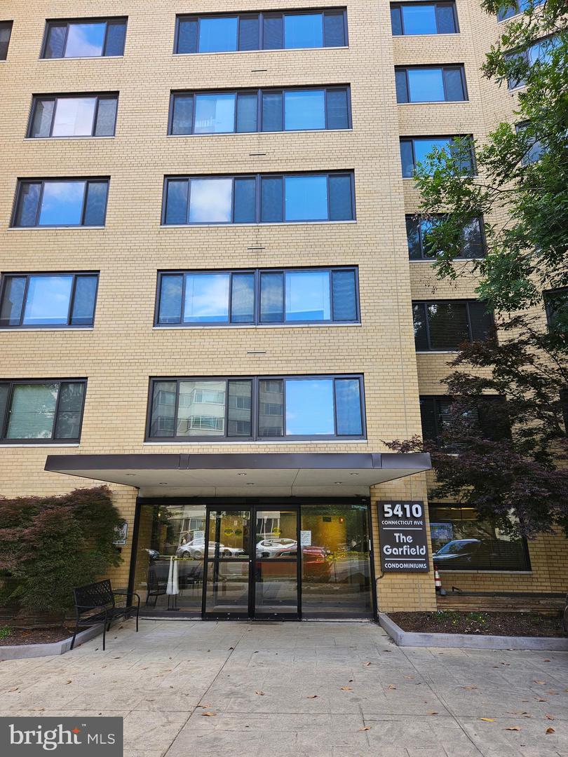 5410 CONNECTICUT AVE NW #112, WASHINGTON, District Of Columbia 20015, 3 Bedrooms Bedrooms, ,2 BathroomsBathrooms,Residential,For sale,5410 CONNECTICUT AVE NW #112,DCDC2201680 MLS # DCDC2201680