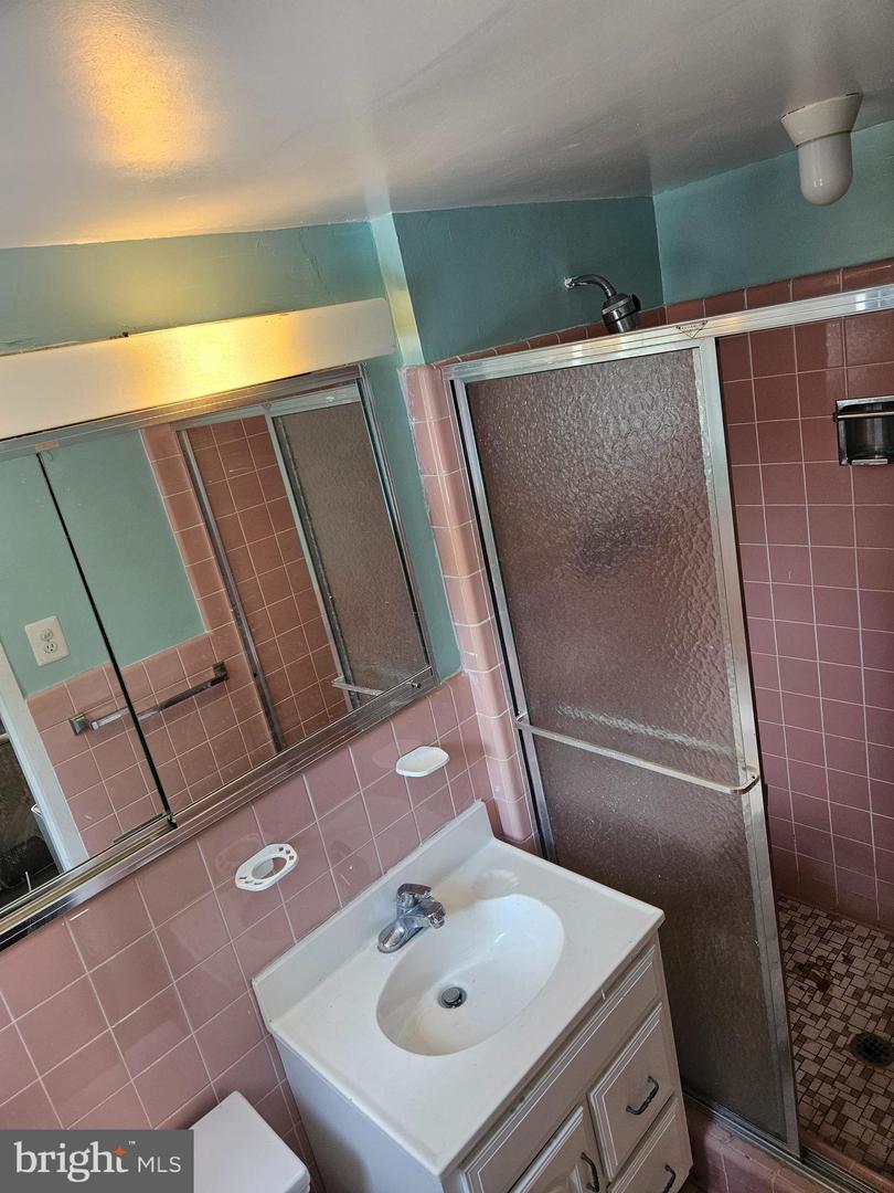 5410 CONNECTICUT AVE NW #112, WASHINGTON, District Of Columbia 20015, 3 Bedrooms Bedrooms, ,2 BathroomsBathrooms,Residential,For sale,5410 CONNECTICUT AVE NW #112,DCDC2201680 MLS # DCDC2201680