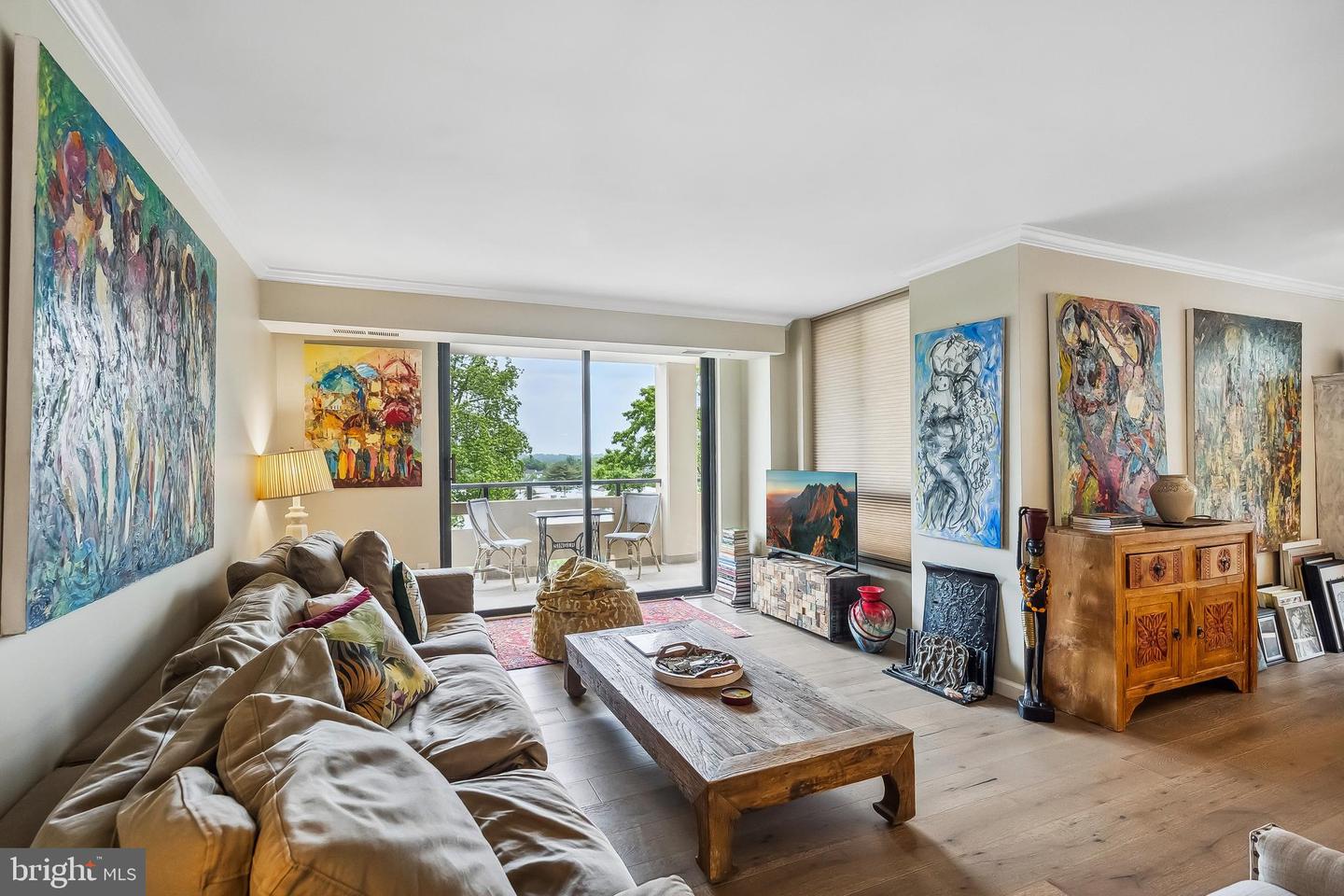 1808 OLD MEADOW RD #906, MCLEAN, Virginia 22102, 2 Bedrooms Bedrooms, ,2 BathroomsBathrooms,Residential,For sale,1808 OLD MEADOW RD #906,VAFX2242194 MLS # VAFX2242194