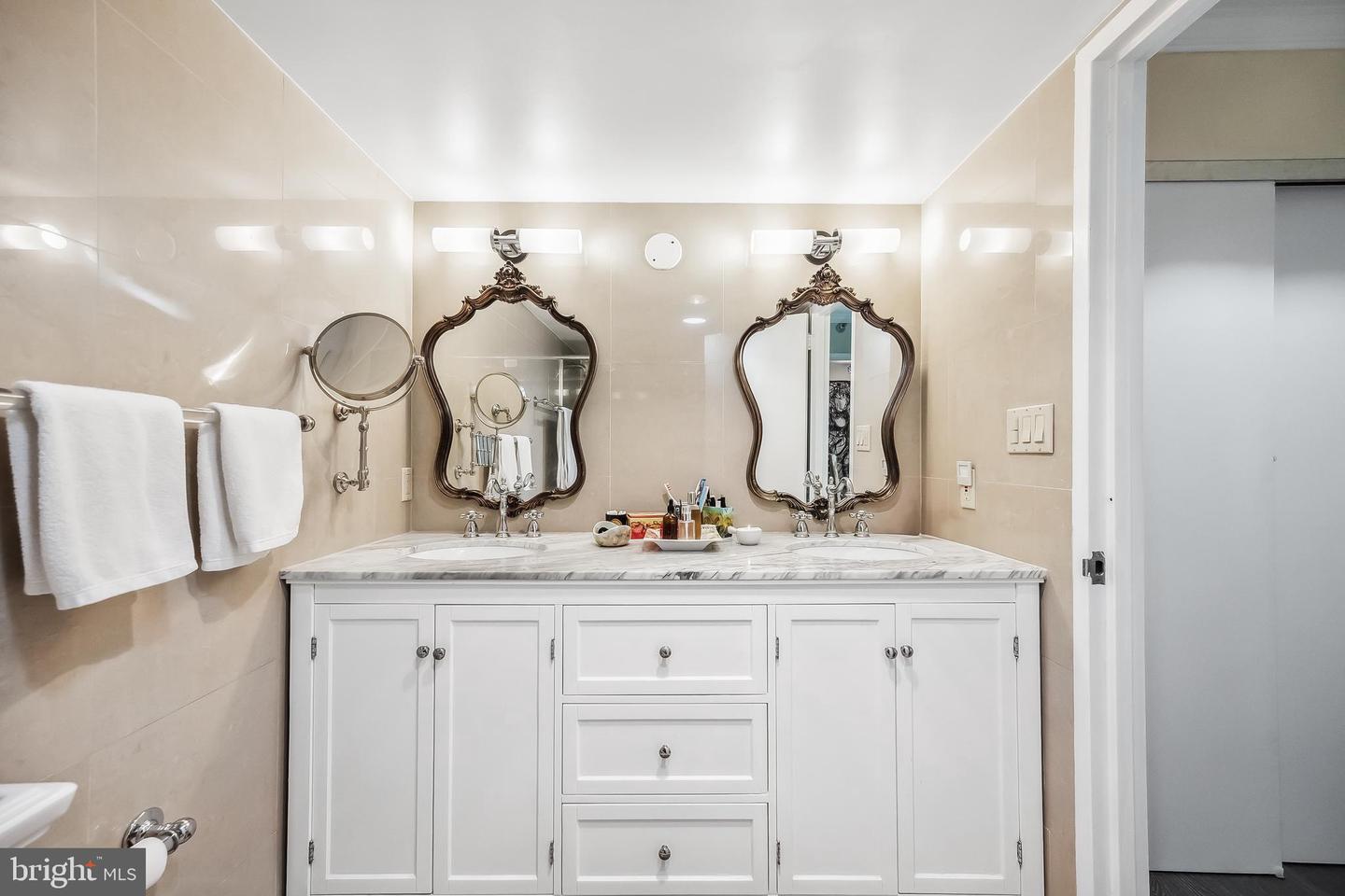 1808 OLD MEADOW RD #906, MCLEAN, Virginia 22102, 2 Bedrooms Bedrooms, ,2 BathroomsBathrooms,Residential,For sale,1808 OLD MEADOW RD #906,VAFX2242194 MLS # VAFX2242194