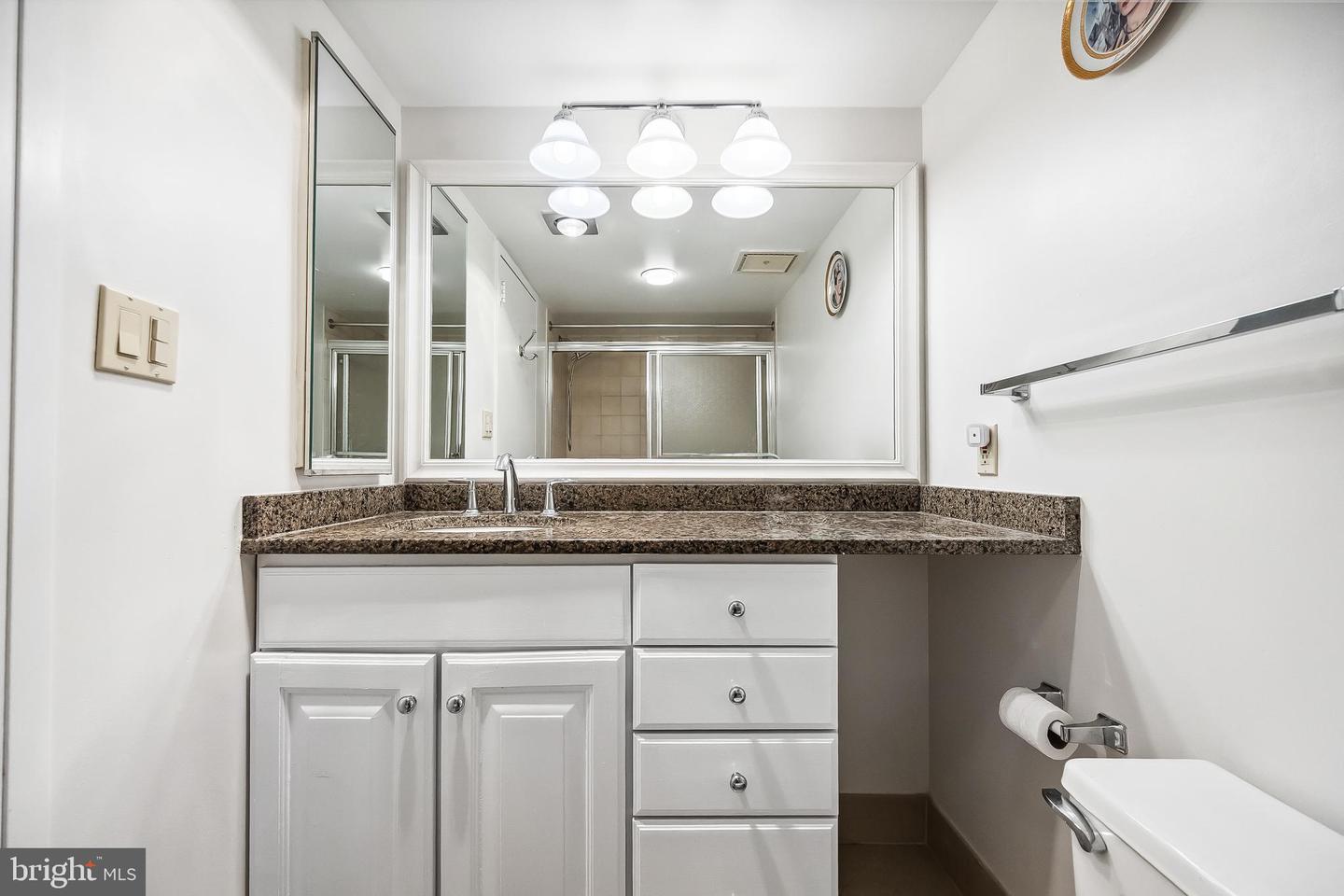 1808 OLD MEADOW RD #906, MCLEAN, Virginia 22102, 2 Bedrooms Bedrooms, ,2 BathroomsBathrooms,Residential,For sale,1808 OLD MEADOW RD #906,VAFX2242194 MLS # VAFX2242194