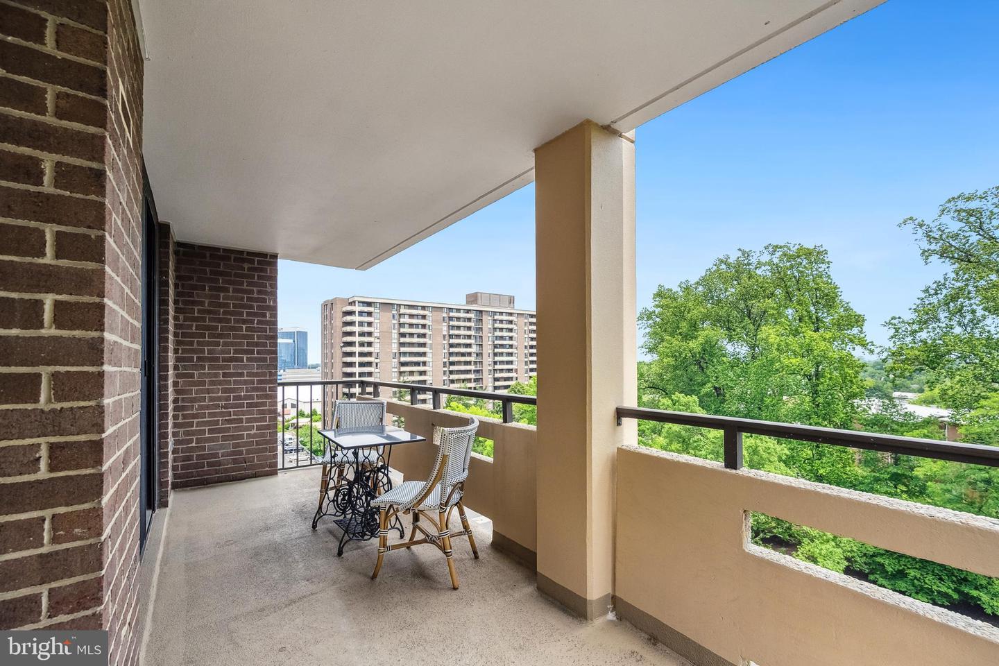 1808 OLD MEADOW RD #906, MCLEAN, Virginia 22102, 2 Bedrooms Bedrooms, ,2 BathroomsBathrooms,Residential,For sale,1808 OLD MEADOW RD #906,VAFX2242194 MLS # VAFX2242194