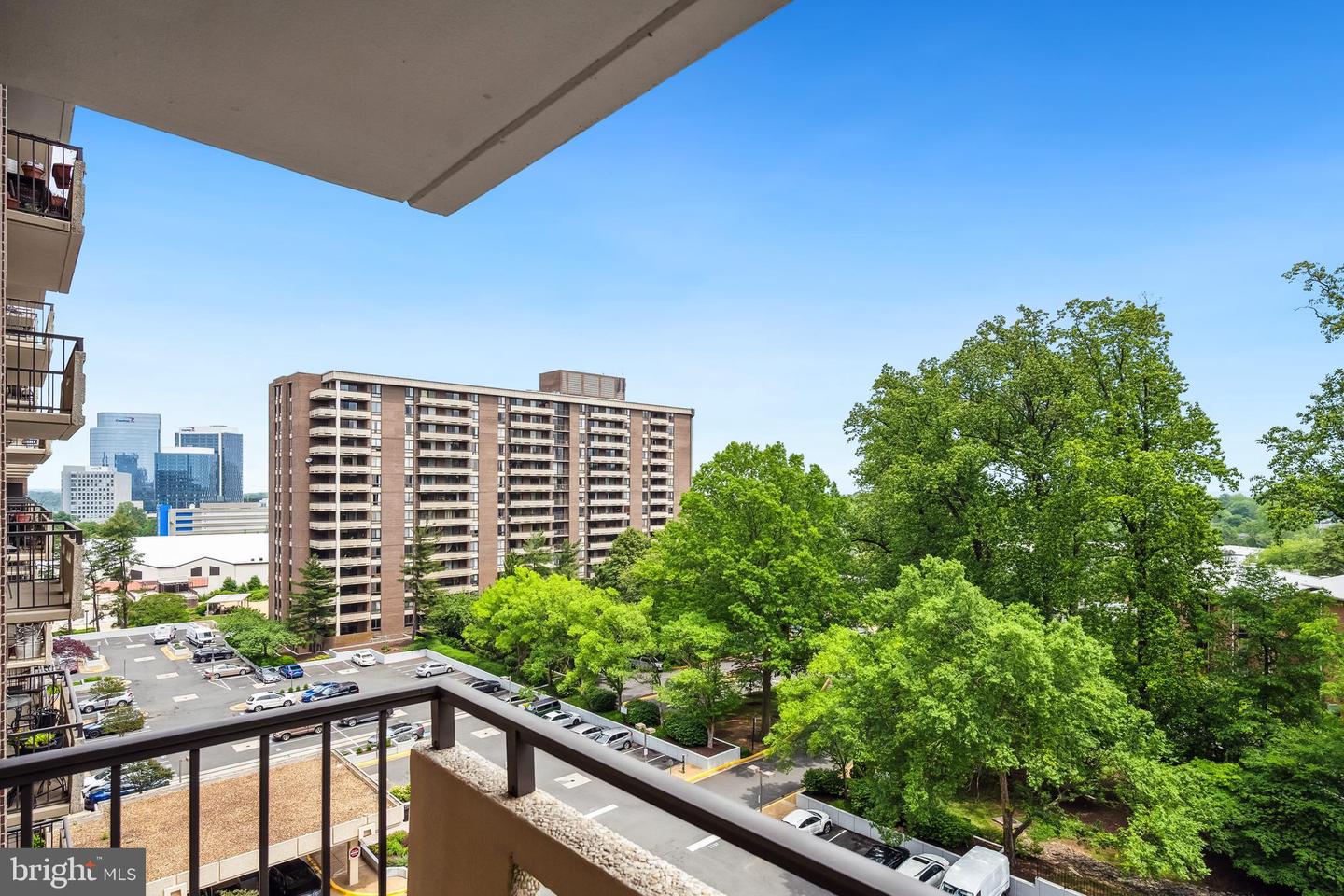 1808 OLD MEADOW RD #906, MCLEAN, Virginia 22102, 2 Bedrooms Bedrooms, ,2 BathroomsBathrooms,Residential,For sale,1808 OLD MEADOW RD #906,VAFX2242194 MLS # VAFX2242194