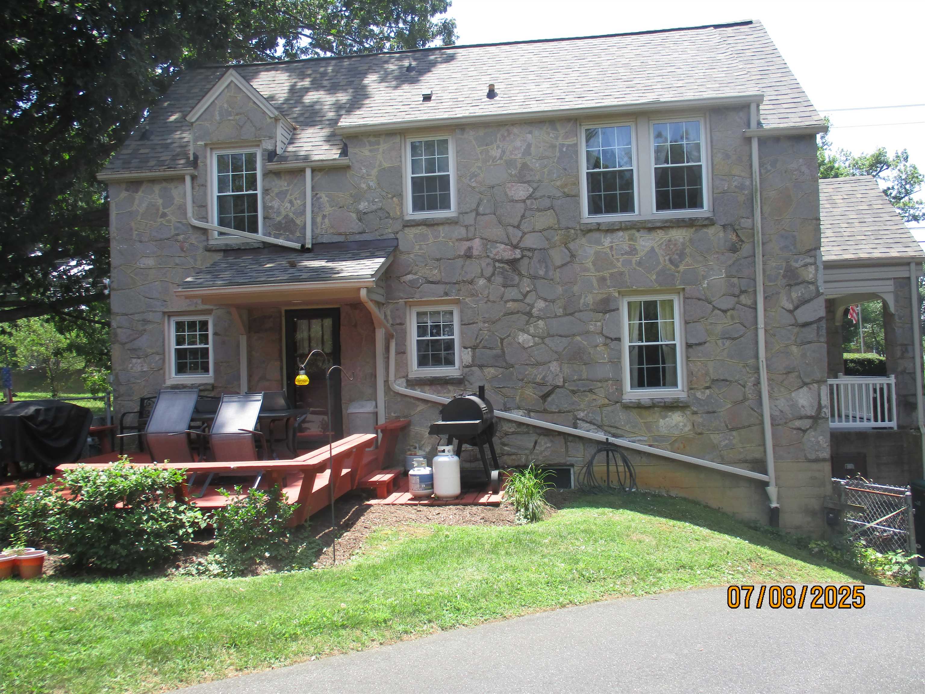 835 ROSSER AVE, WAYNESBORO, Virginia 22980, 4 Bedrooms Bedrooms, ,2 BathroomsBathrooms,Residential,835 ROSSER AVE,666649 MLS # 666649