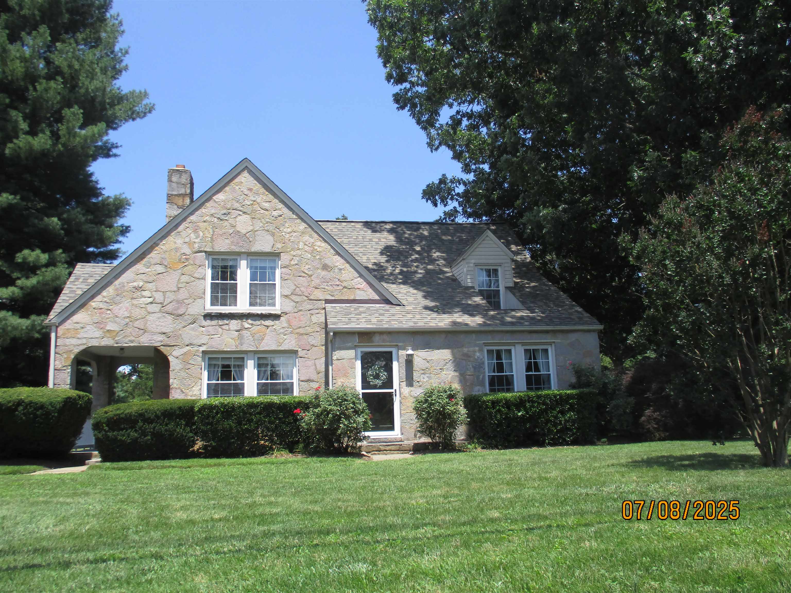 835 ROSSER AVE, WAYNESBORO, Virginia 22980, 4 Bedrooms Bedrooms, ,2 BathroomsBathrooms,Residential,835 ROSSER AVE,666649 MLS # 666649