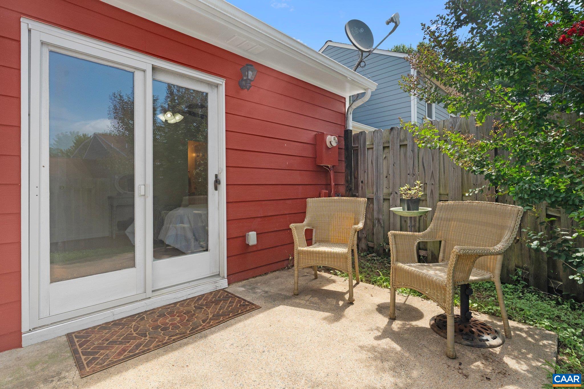 941 WARWICK CT, CHARLOTTESVILLE, Virginia 22901, 3 Bedrooms Bedrooms, ,2 BathroomsBathrooms,Residential,941 WARWICK CT,666651 MLS # 666651