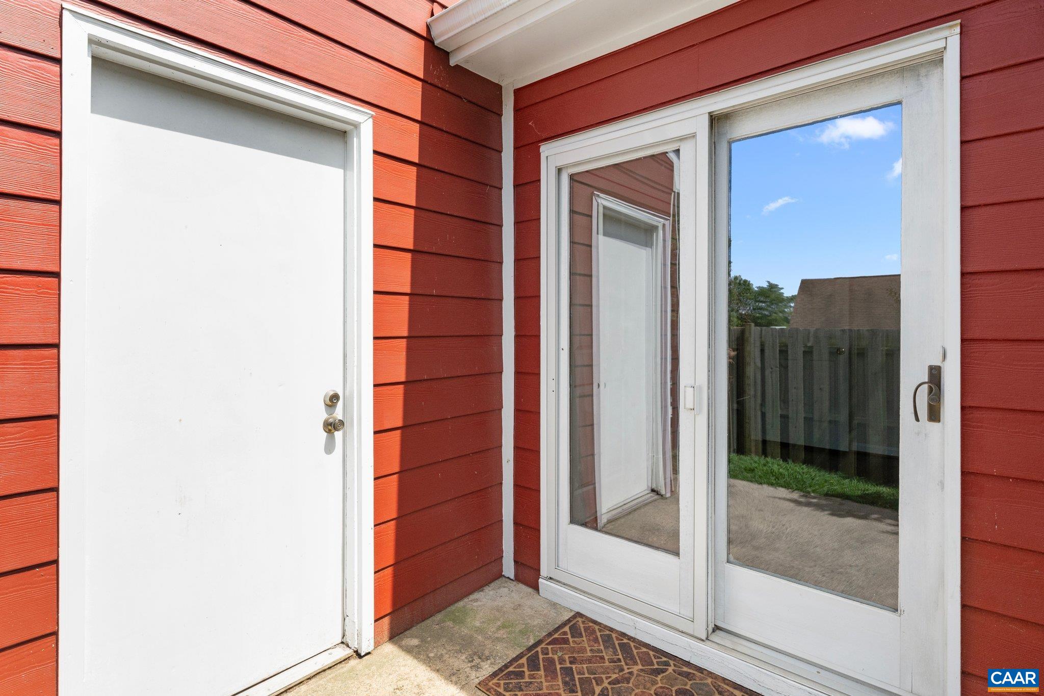 941 WARWICK CT, CHARLOTTESVILLE, Virginia 22901, 3 Bedrooms Bedrooms, ,2 BathroomsBathrooms,Residential,941 WARWICK CT,666651 MLS # 666651