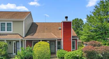 941 WARWICK CT, CHARLOTTESVILLE, Virginia 22901, 3 Bedrooms Bedrooms, ,2 BathroomsBathrooms,Residential,941 WARWICK CT,666651 MLS # 666651