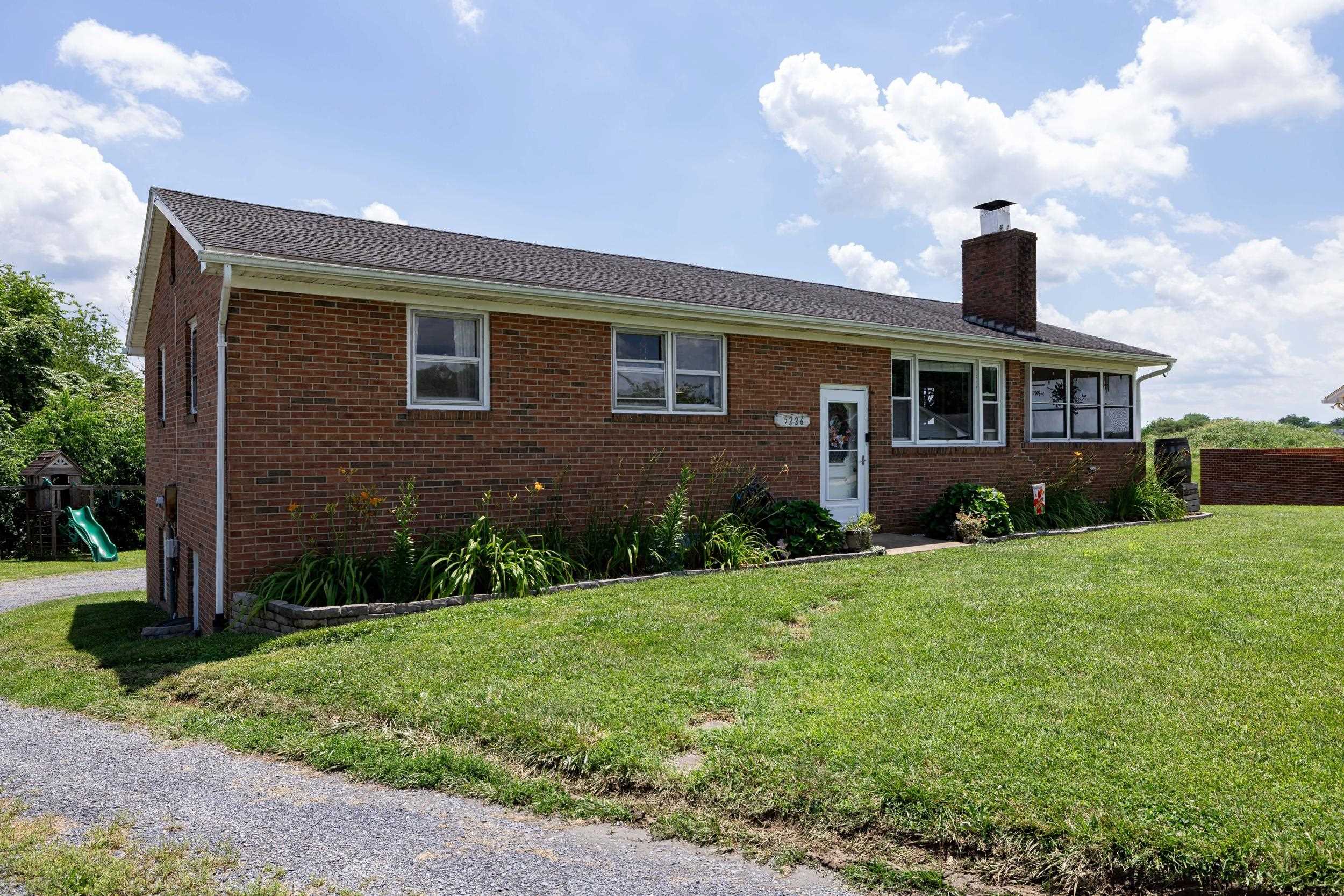 5226 DOGWOOD DR, MOUNT JACKSON, Virginia 22842, 4 Bedrooms Bedrooms, ,2 BathroomsBathrooms,Residential,5226 DOGWOOD DR,666652 MLS # 666652