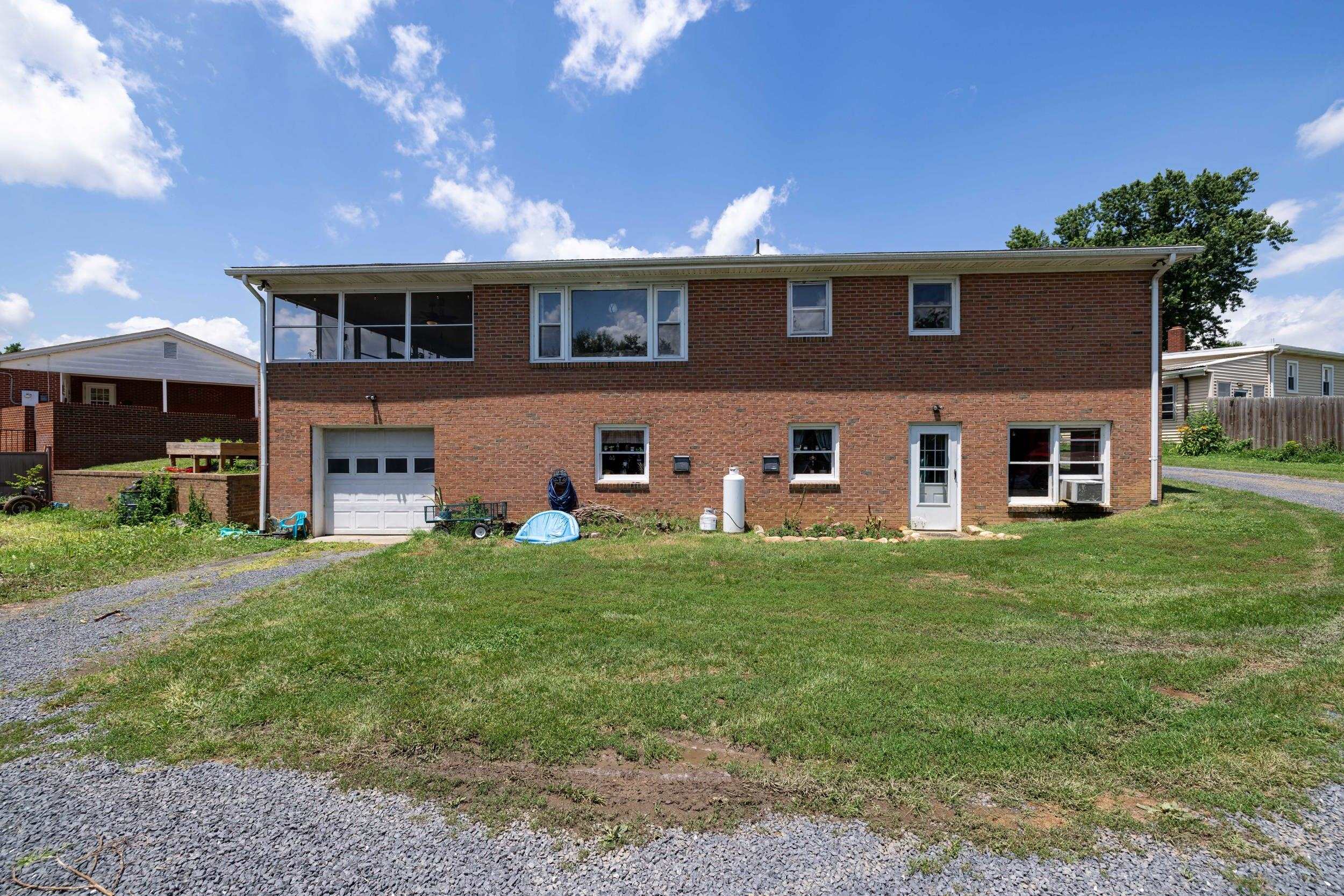 5226 DOGWOOD DR, MOUNT JACKSON, Virginia 22842, 4 Bedrooms Bedrooms, ,2 BathroomsBathrooms,Residential,5226 DOGWOOD DR,666652 MLS # 666652
