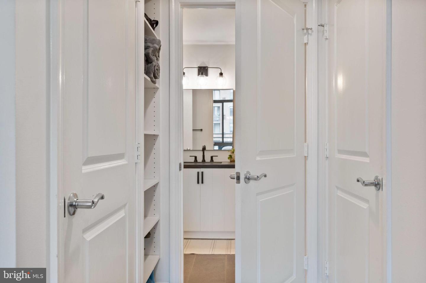3650 S GLEBE RD #450, ARLINGTON, Virginia 22202, 1 Bedroom Bedrooms, ,1 BathroomBathrooms,Residential,For sale,3650 S GLEBE RD #450,VAAR2058014 MLS # VAAR2058014