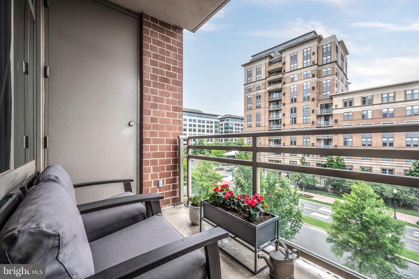 3650 S GLEBE RD #450, ARLINGTON, Virginia 22202, 1 Bedroom Bedrooms, ,1 BathroomBathrooms,Residential,For sale,3650 S GLEBE RD #450,VAAR2058014 MLS # VAAR2058014
