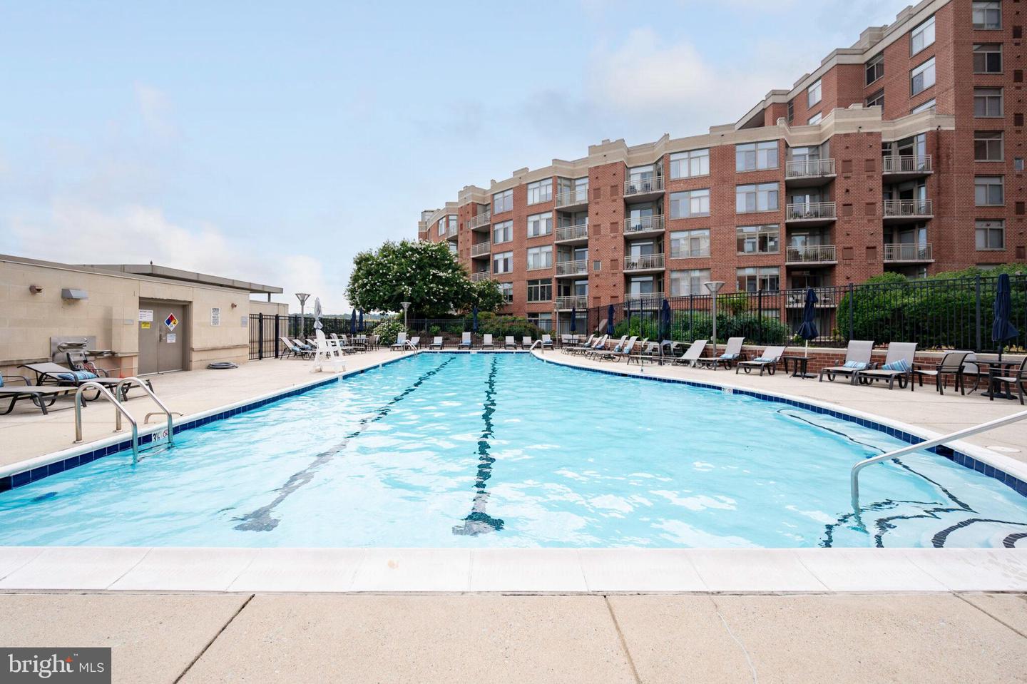 3650 S GLEBE RD #450, ARLINGTON, Virginia 22202, 1 Bedroom Bedrooms, ,1 BathroomBathrooms,Residential,For sale,3650 S GLEBE RD #450,VAAR2058014 MLS # VAAR2058014